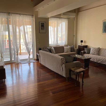Azure Retreat Apartment Лутраки Екстериор снимка