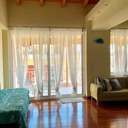 Azure Retreat Apartment Лутраки Екстериор снимка