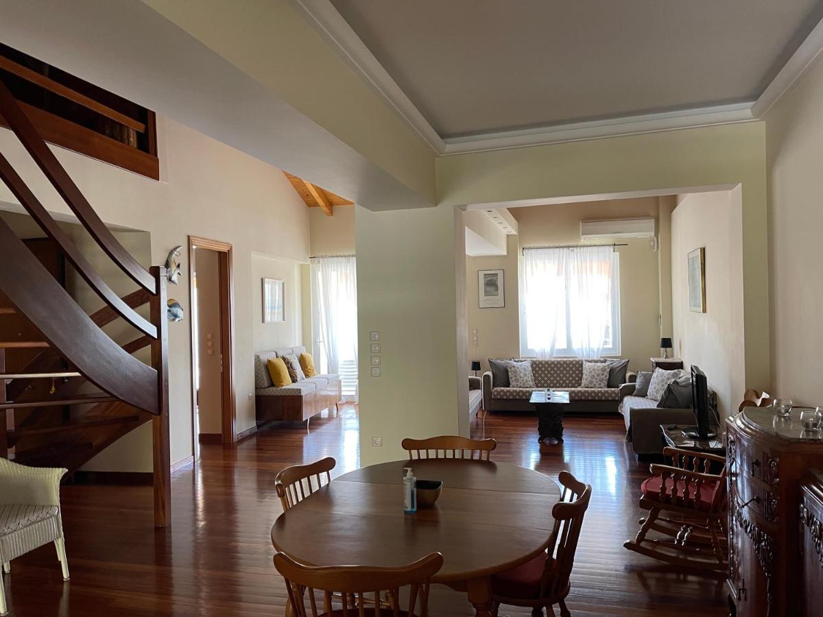 Azure Retreat Apartment Лутраки Екстериор снимка