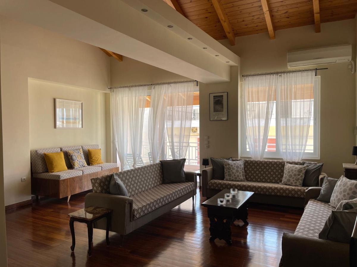 Azure Retreat Apartment Лутраки Екстериор снимка