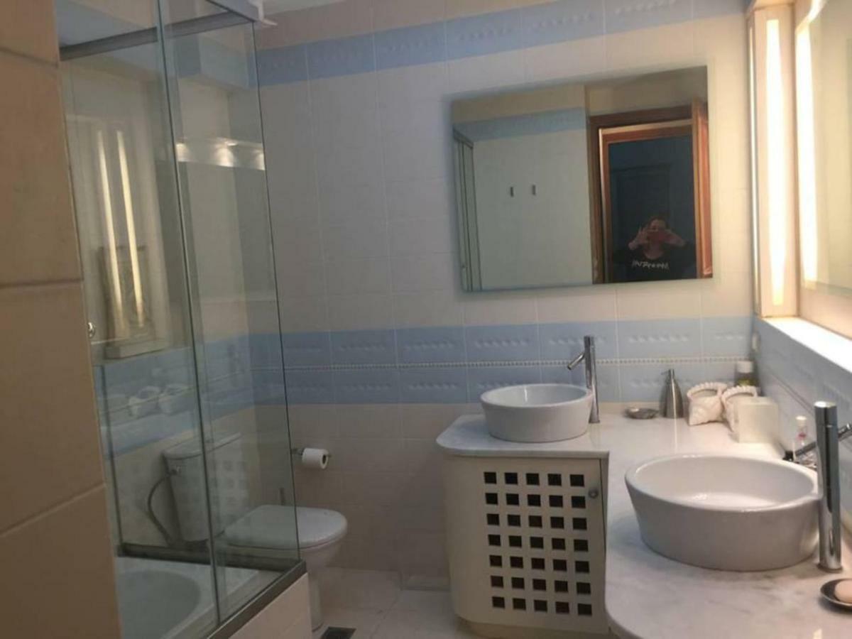 Azure Retreat Apartment Лутраки Екстериор снимка