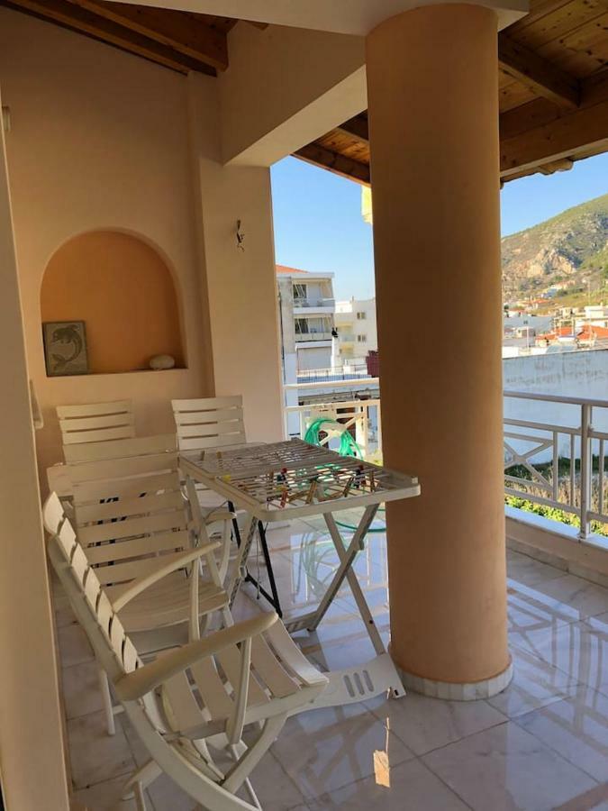 Azure Retreat Apartment Лутраки Екстериор снимка