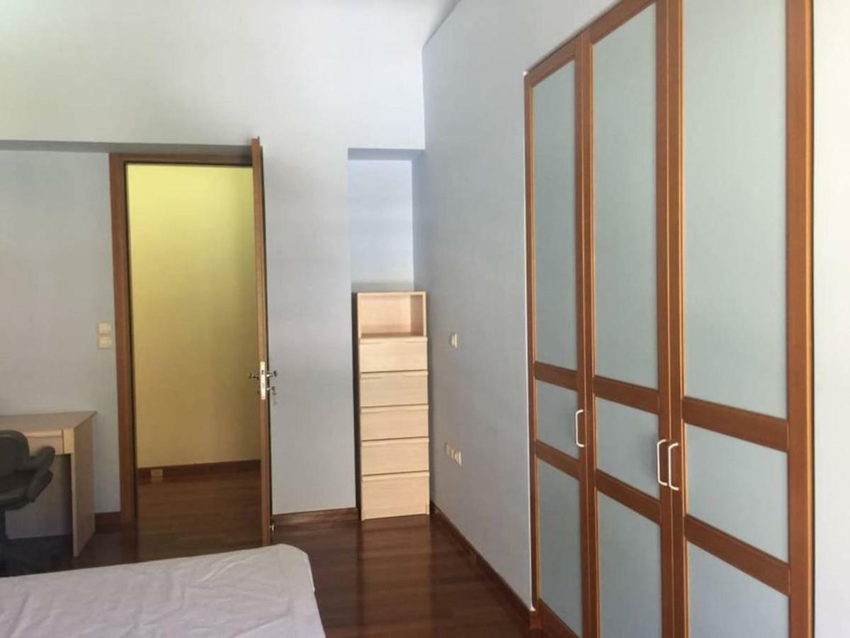Azure Retreat Apartment Лутраки Екстериор снимка